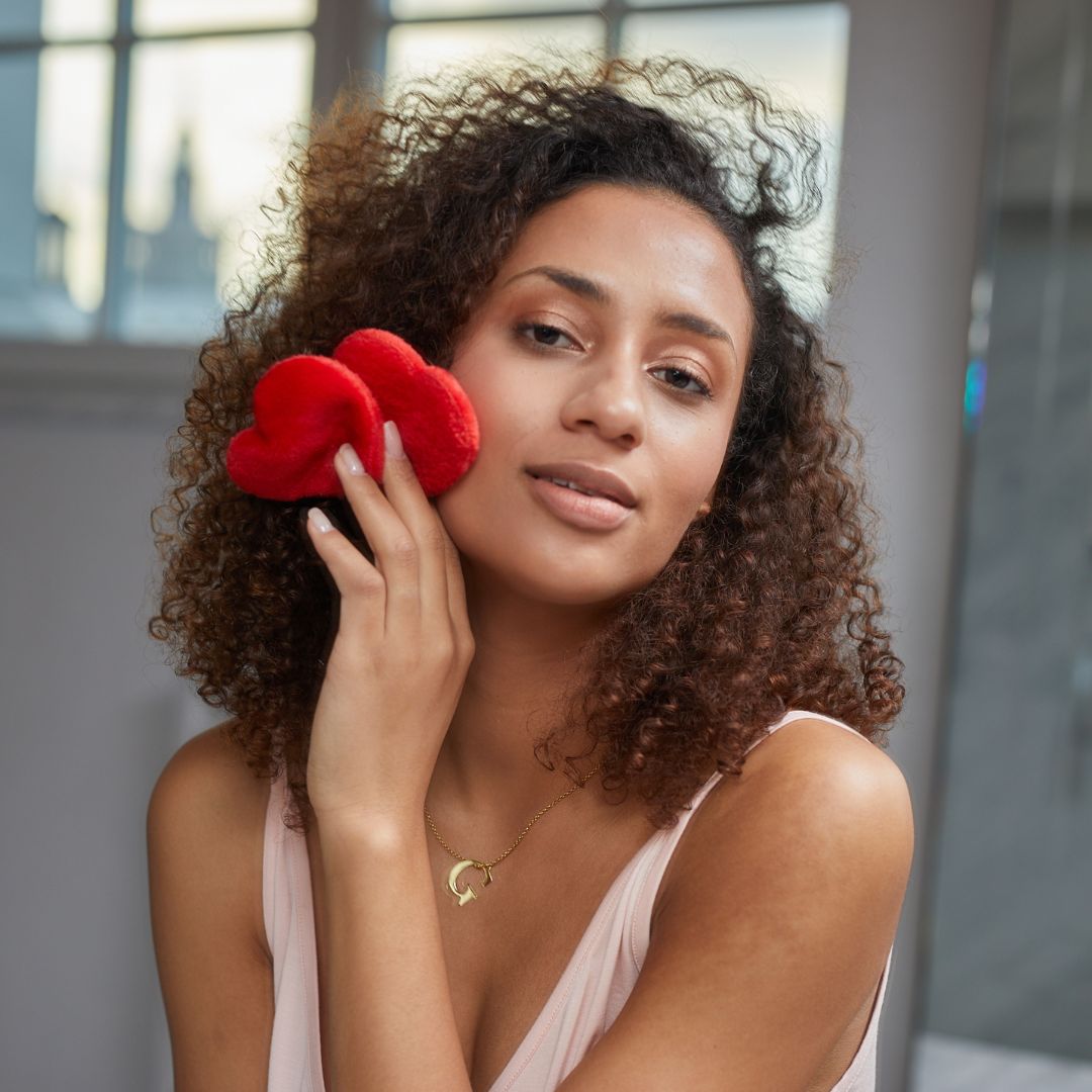 Τα GLOV Heart Pads έφτασαν! 5 επαναχρησιμοποιούμενα pads καθαρισμού κατασκευασμένα από τις πατενταρισμένες μικροΐνες GLOV, σε σχήμα καρδιάς, είναι το τέλειο δώρο για όποιον αγαπάς!