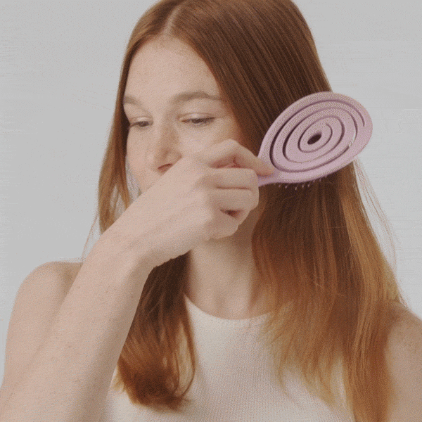 Η Biobased Hairbrush ξεμπερδεύει αποτελεσματικά και ανώδυνα κάθε τύπο μαλλιών - στεγνά, βρεγμένα, μακριά, κοντά, ίσια, σγουρά, φριζαρισμένα... ΟΛΑ σε ένα αξεσουάρ!