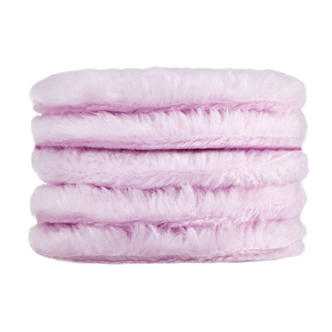 Τα GLOV Moon Pads επέστρεψαν με νέα συσκευασία! Τα 5 fluffy επαναχρησιμοποιούμενα pads καθαρισμού κατασκευασμένα από τις πατενταρισμένες μικροΐνες GLOV είναι ξανά διαθέσιμα για να κάνουν το ντεμακιγιάζ παιχνιδάκι!